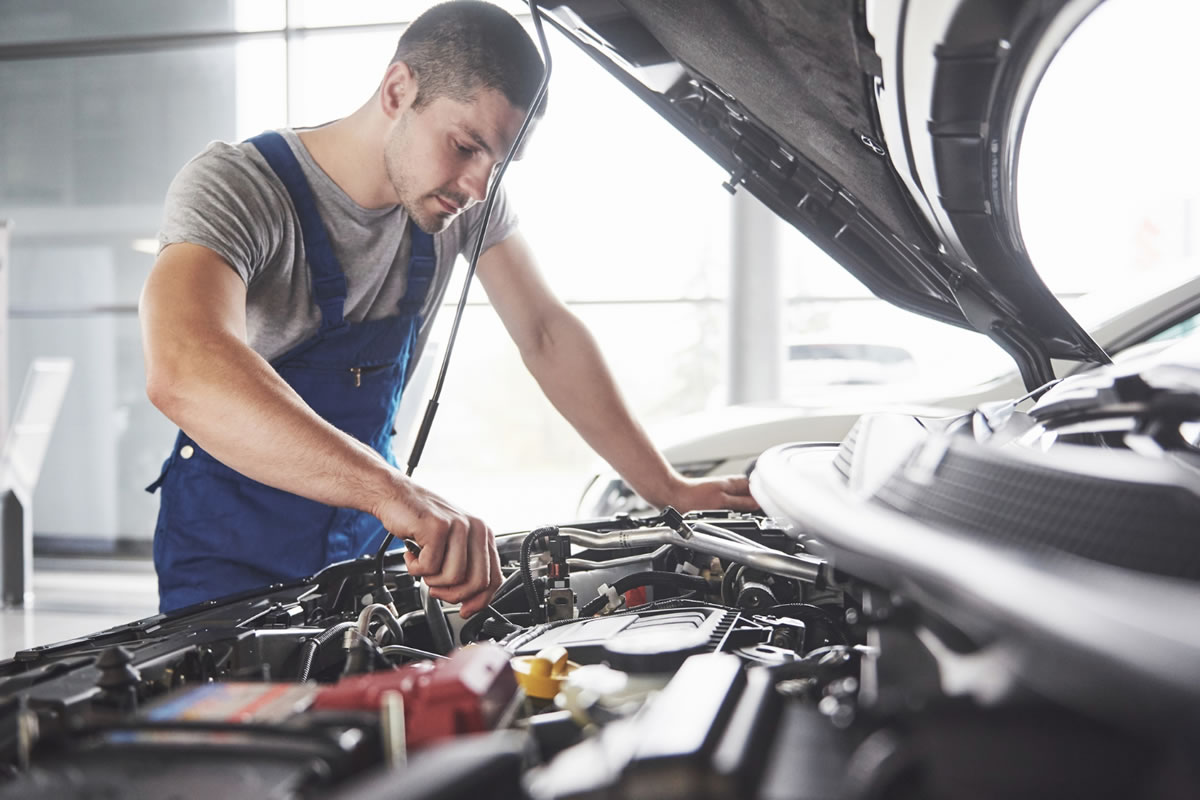 4 Signs Your Car Needs to be Serviced Immediately