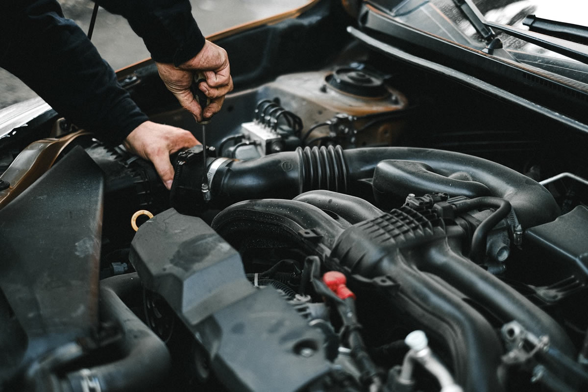 4 Tips for Dealing with an Auto Mechanic