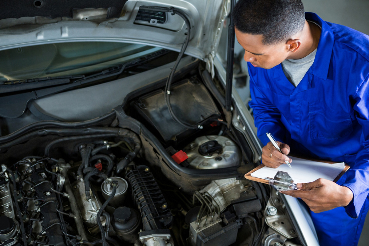 Four Reasons to Visit a Mechanic Right Away